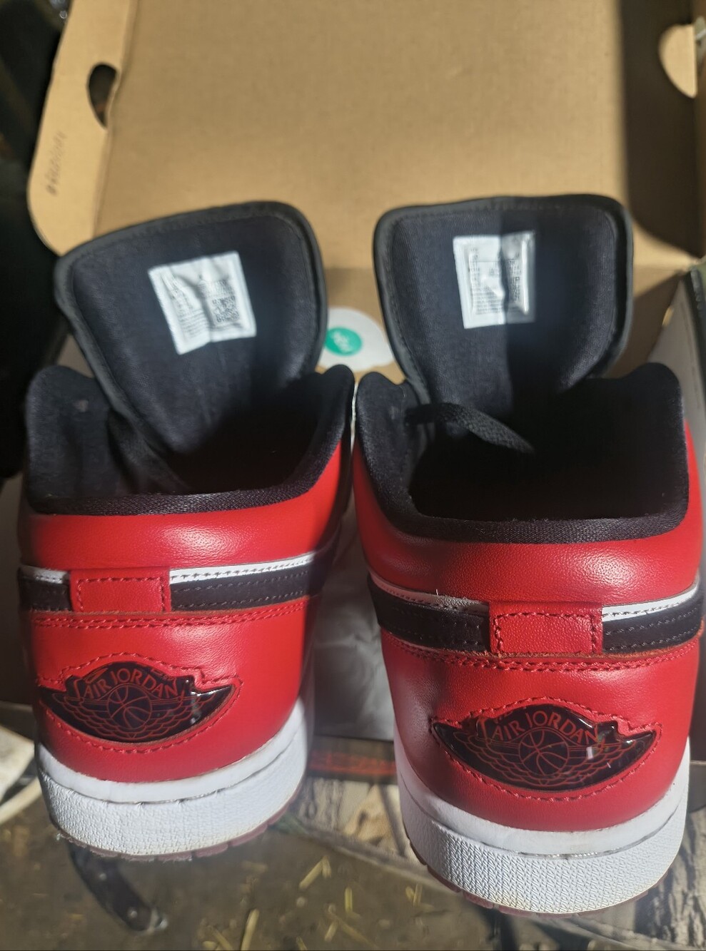 Jordan 1 Low SE - Picture 5 of 9